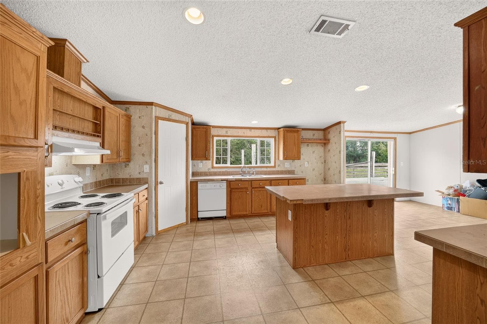 Manufactured Home at 13291 SE 101ST PL, DUNNELLON, photo 49 of 71
