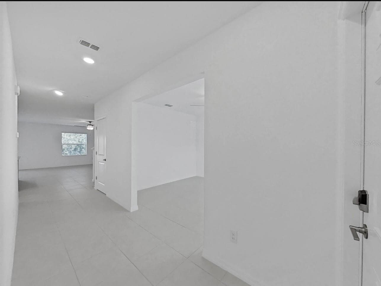 Foyer - 36385 FLATS ST, ZEPHYRHILLS