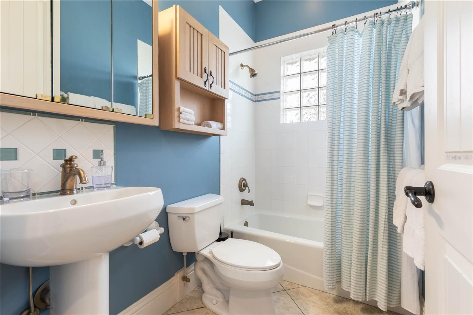1st floor full bath - 12 CINNAMON BEACH WAY, PALM COAST