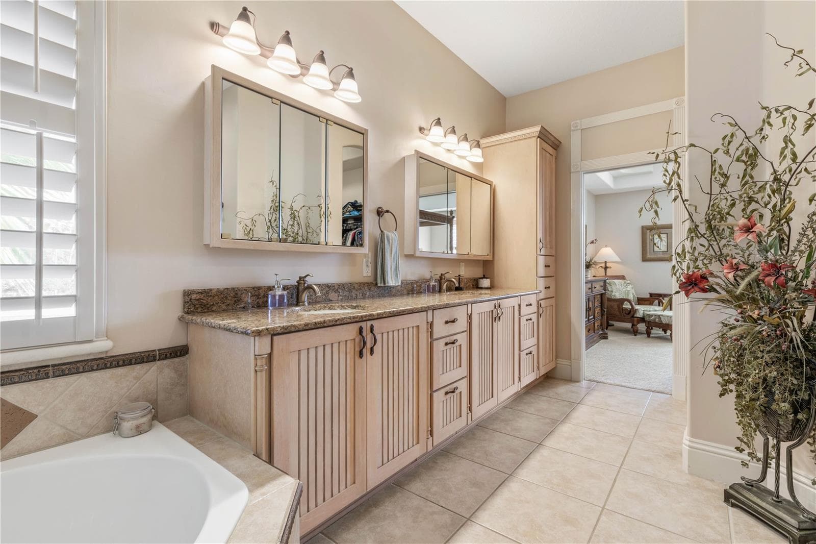 Primary bath with soaking tub - 12 CINNAMON BEACH WAY, PALM COAST