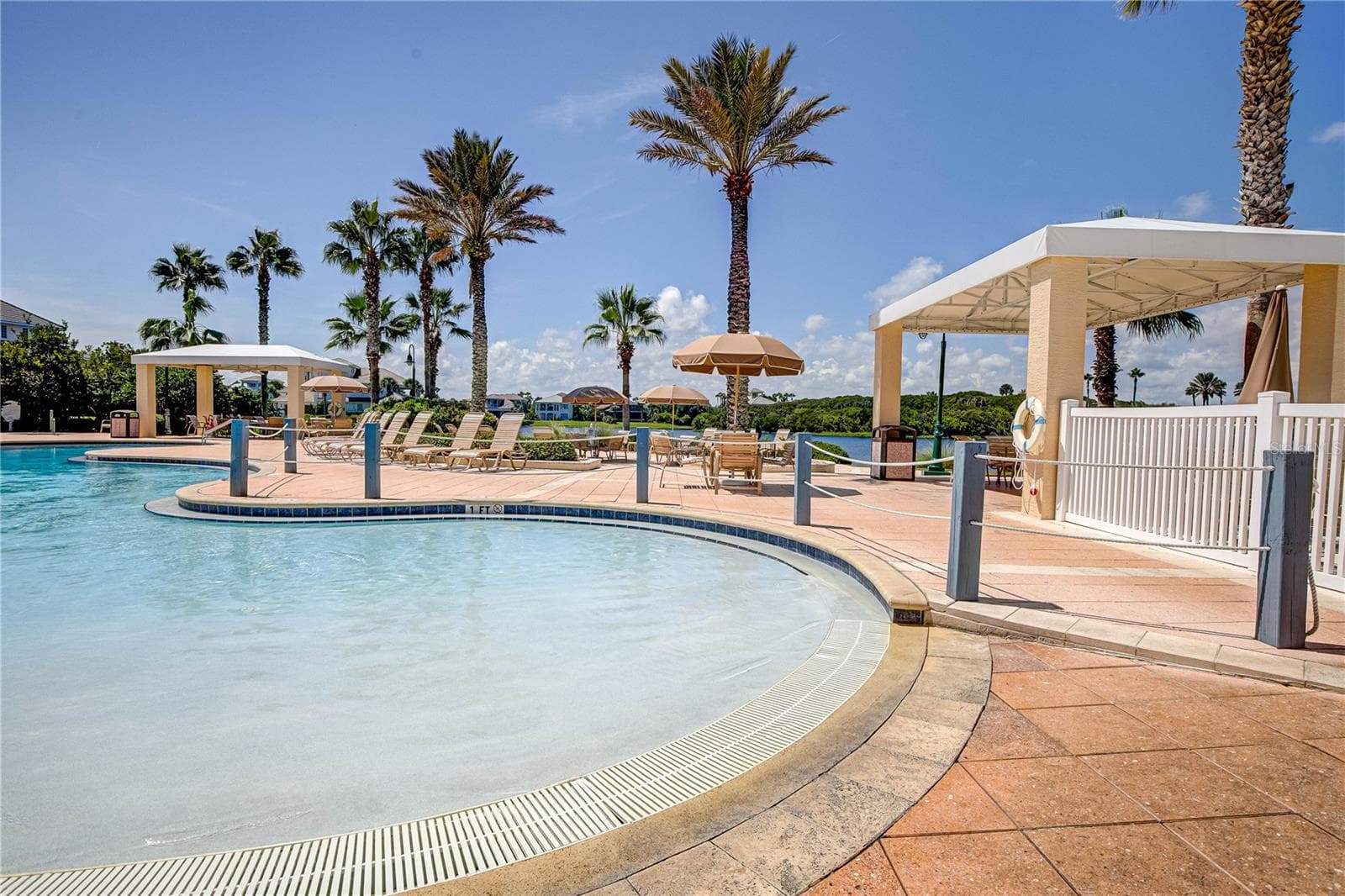 Zero entry pool - 12 CINNAMON BEACH WAY, PALM COAST