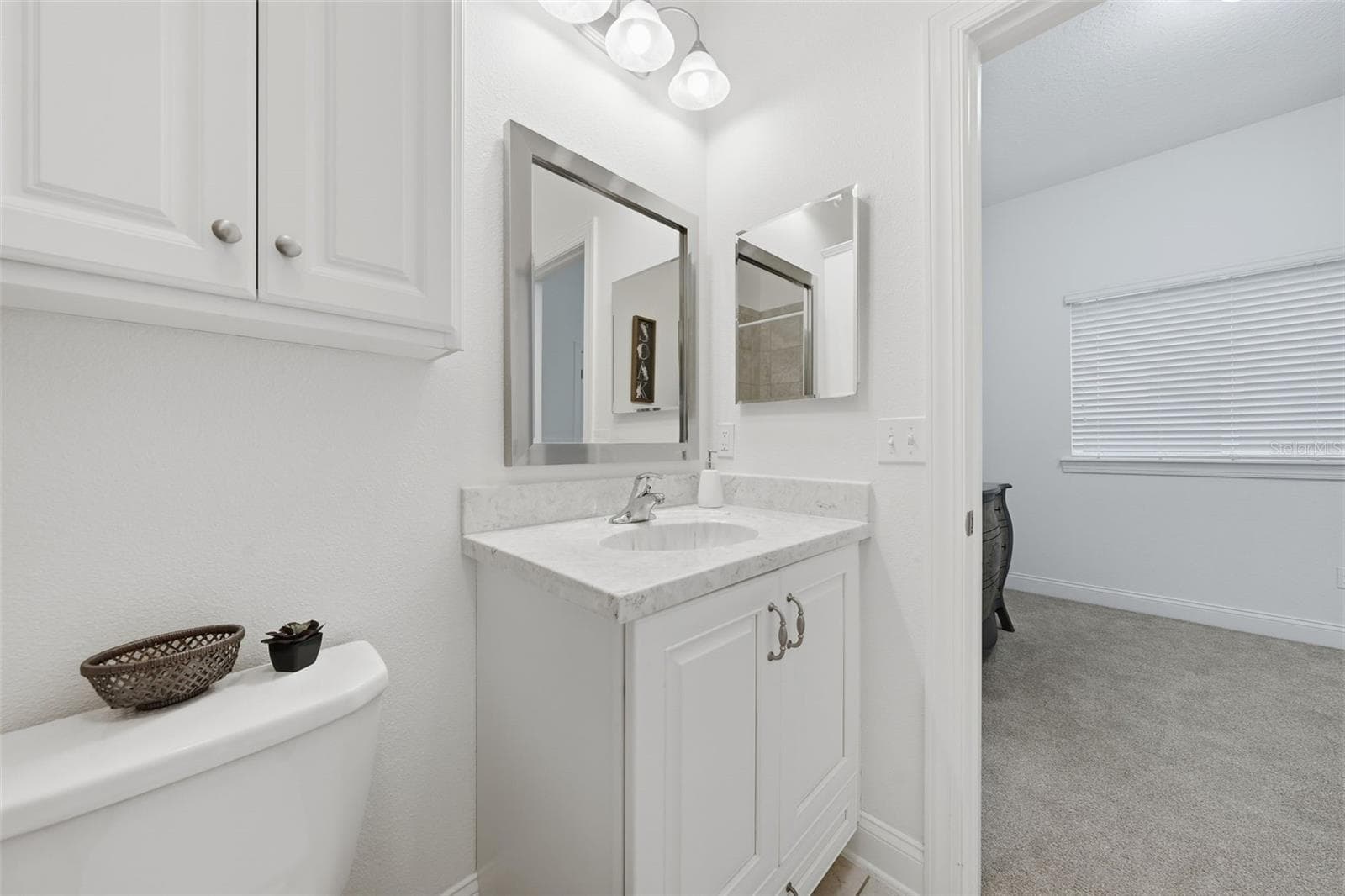 Guest Suite with tub/shower combo - 16716 ABBEY HILL CT, CLERMONT
