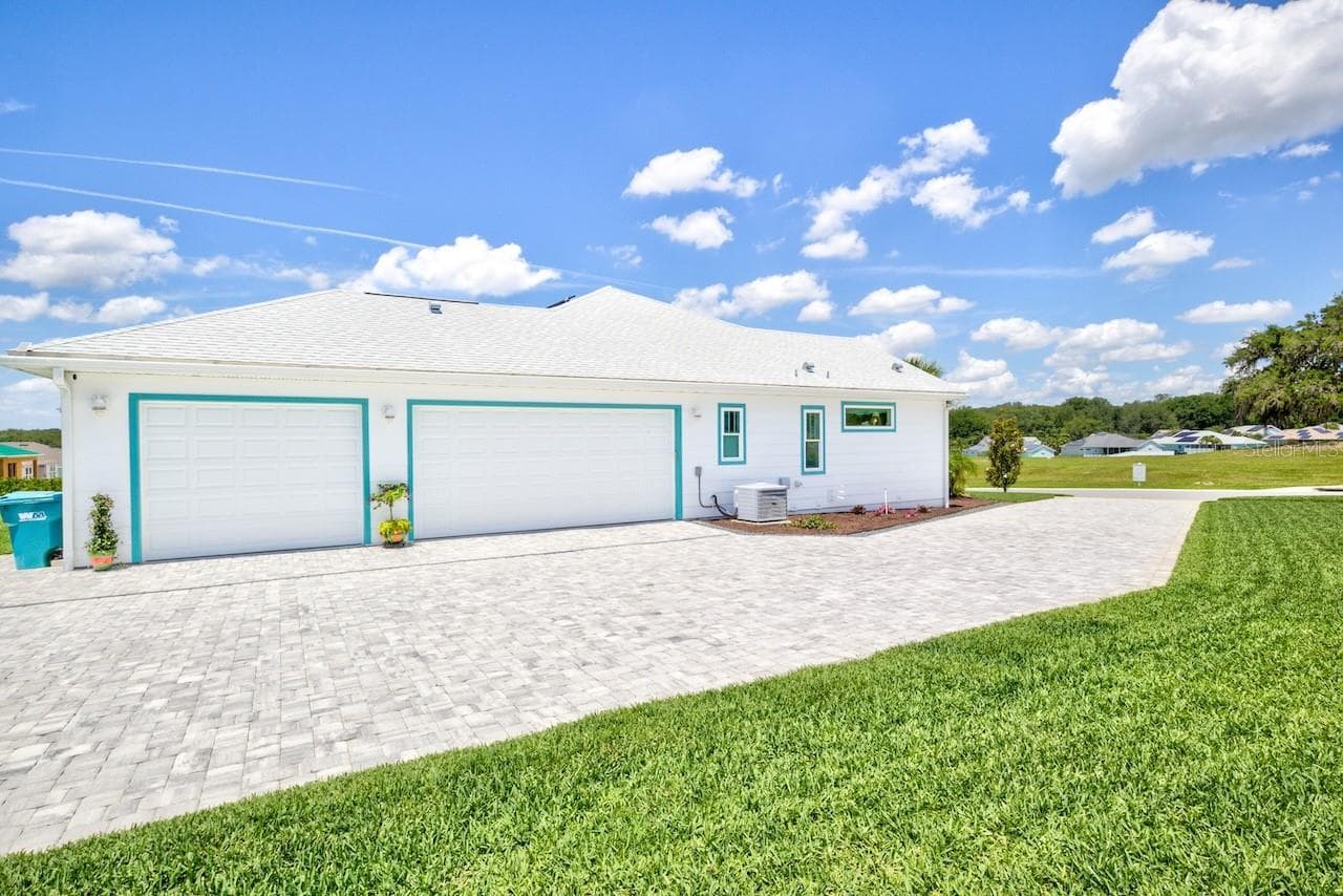 Single Family Residence at 1148 BAHIA HONDA KEY DR, LADY LAKE, photo 24 of 42