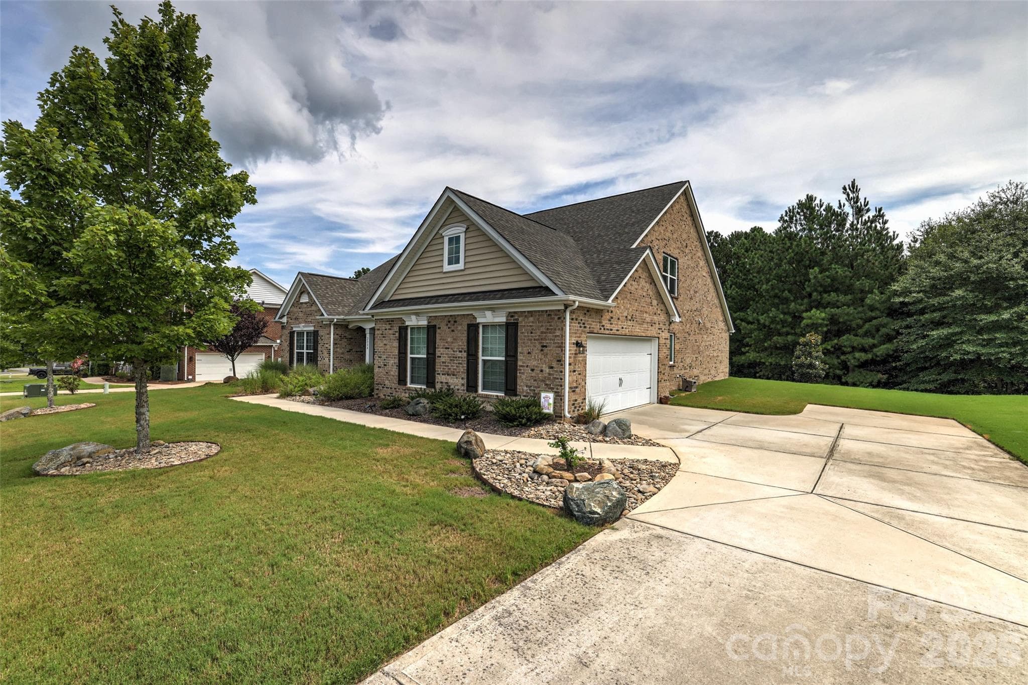 Single Family Residence at 2084 Fuera Road, York, photo 4 of 46