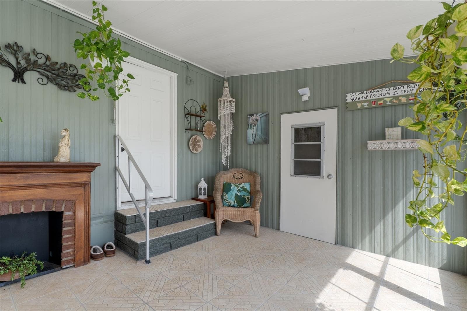Screened in room - 12041 FAIRWAY AVE, BROOKSVILLE