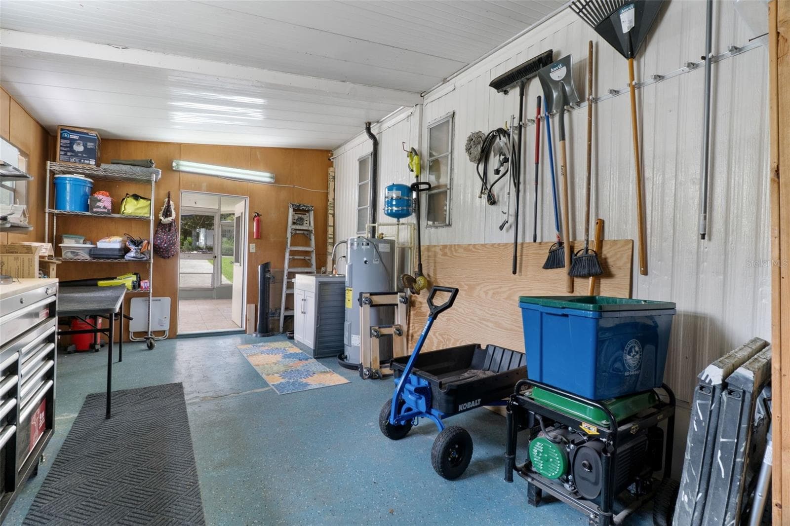 Oversized shed - 12041 FAIRWAY AVE, BROOKSVILLE