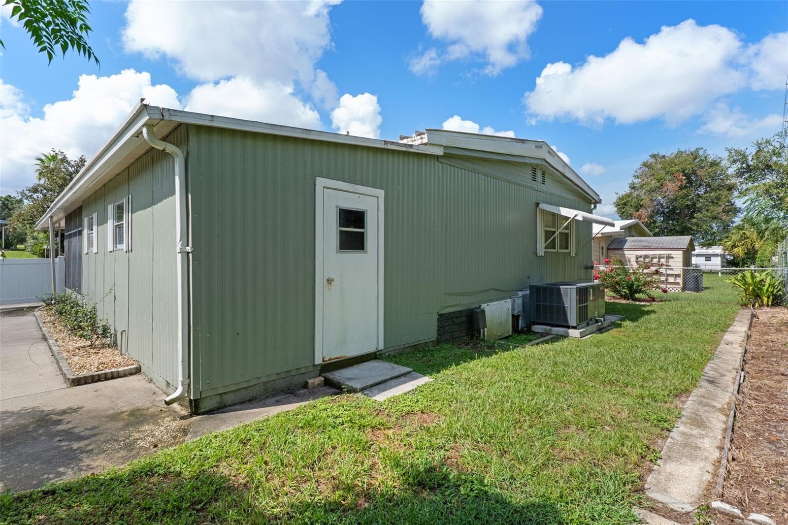 Mobile Home at 12041 FAIRWAY AVE, BROOKSVILLE, photo 34 of 42
