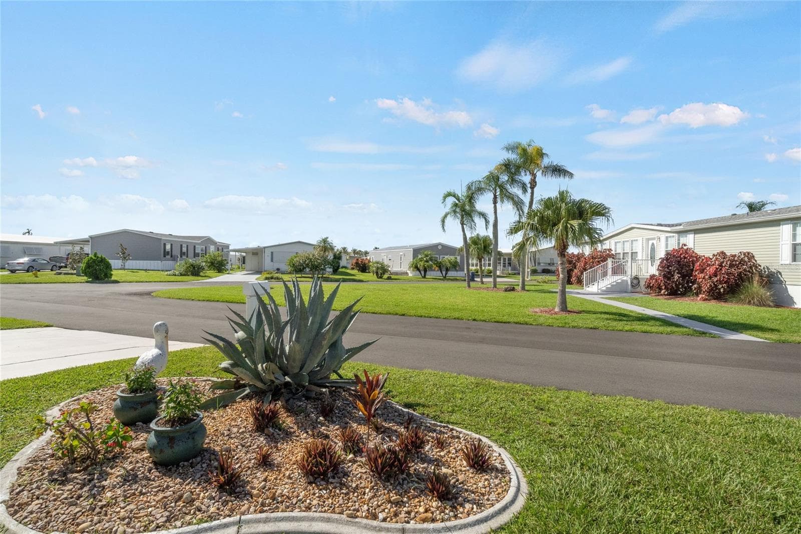 Manufactured Home at 700 FAIRMOUNT DR, NORTH PORT, photo 30 of 49