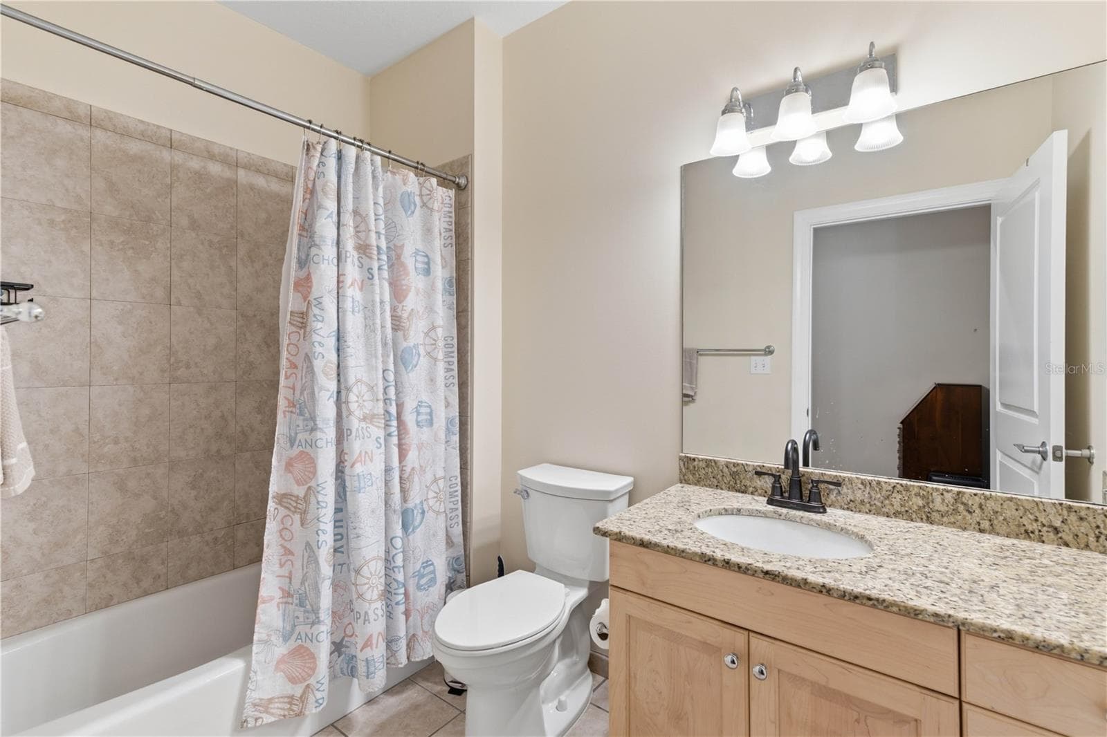 hallway bath - 628 CLEVELAND ST #1314, CLEARWATER