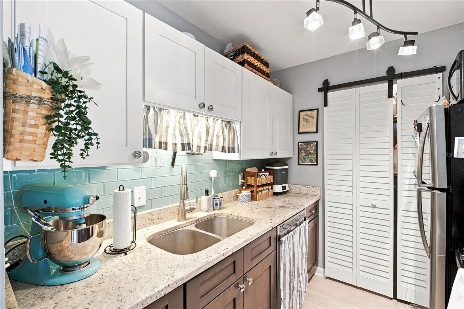 Kitchen - 455 ALT 19 S #17, PALM HARBOR