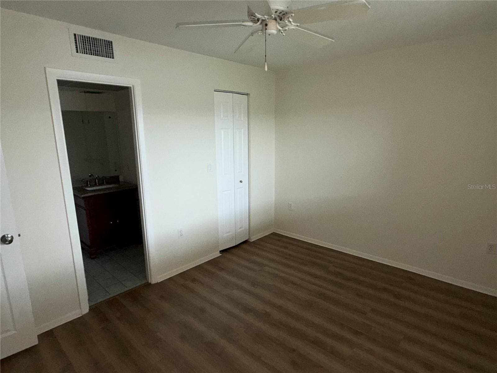 Bed 2 has walk in closet - 649 S TAMIAMI TRL S #304, VENICE