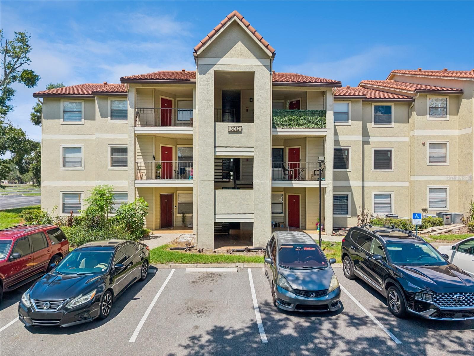 3012 PARKWAY BLVD #203