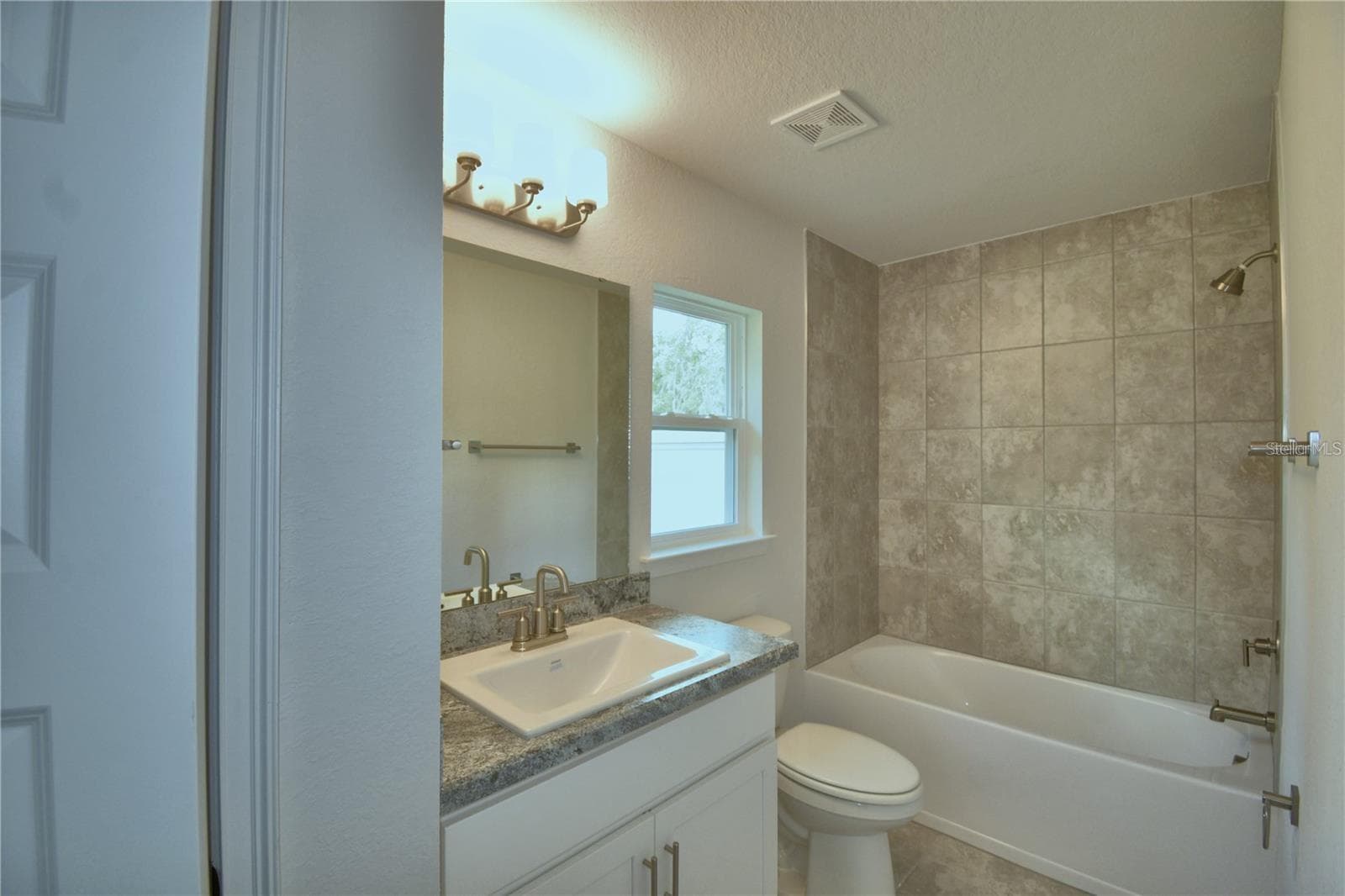 Photos are of a finished 2200 example. Colors and finishes may vary. Not actual home. - 3644 LINDBERGH ST, LAKELAND