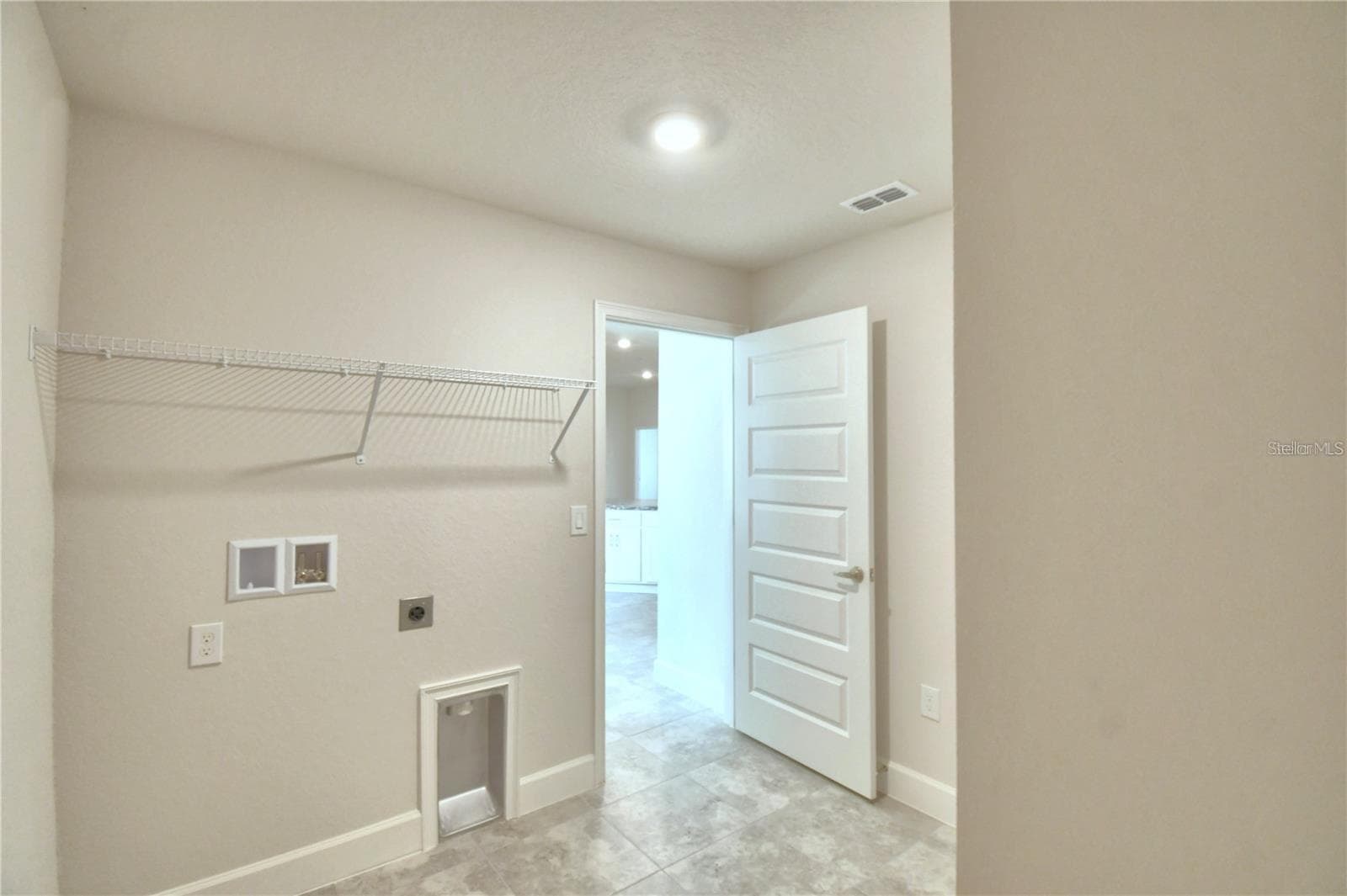 Photos are of a finished 2200 example. Colors and finishes may vary. Not actual home. - 3644 LINDBERGH ST, LAKELAND