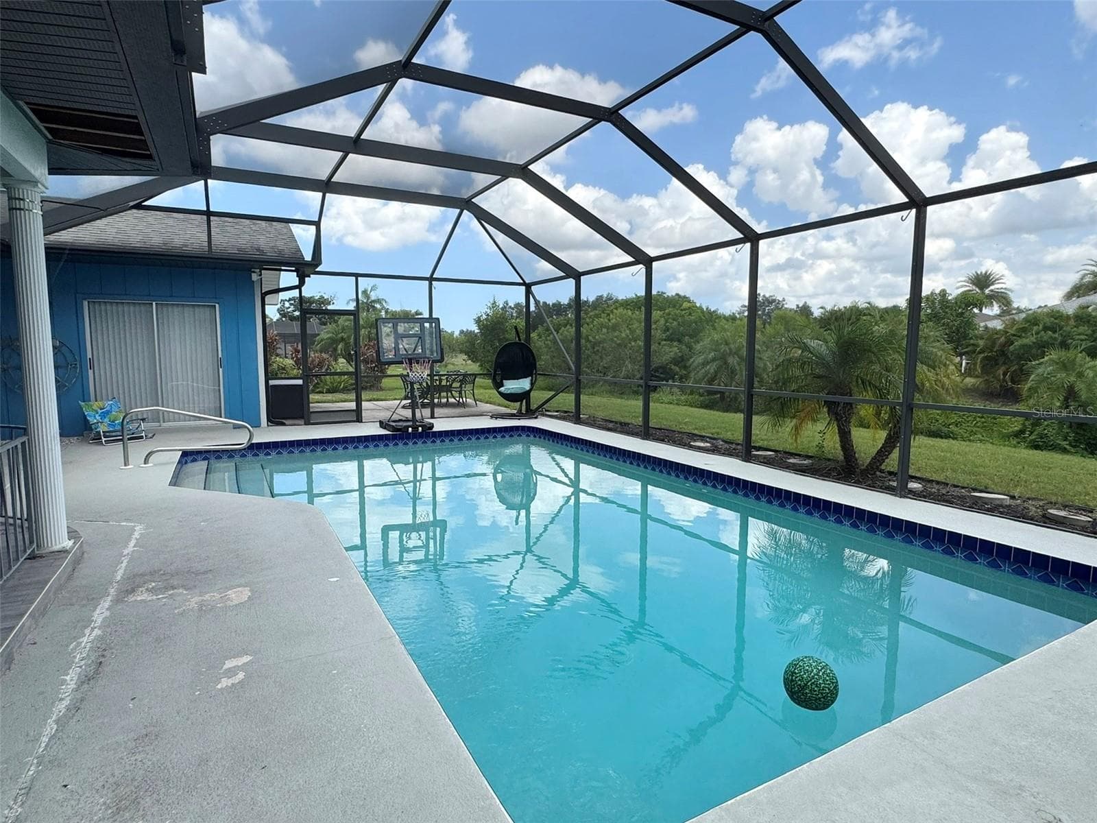 Single Family Residence at 1009 INDIAN HILLS CT, VENICE, photo 13 of 49