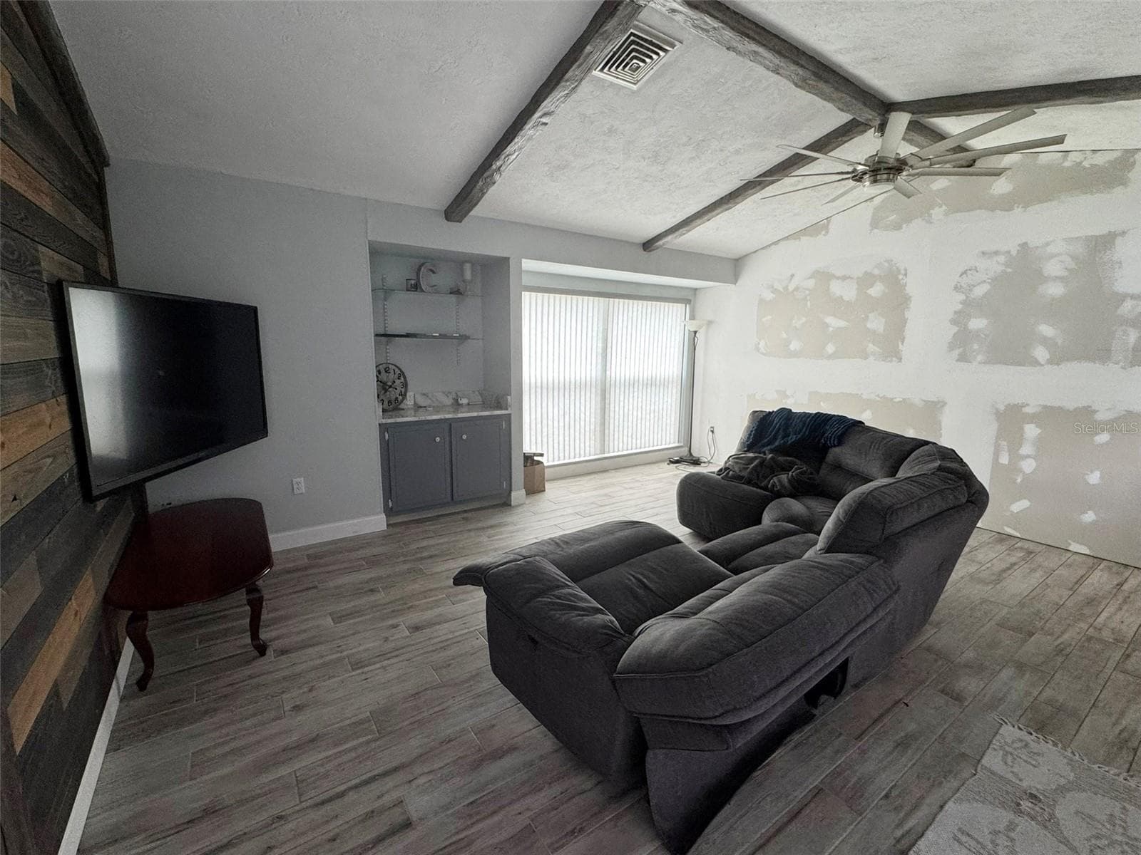 Single Family Residence at 1009 INDIAN HILLS CT, VENICE, photo 18 of 49