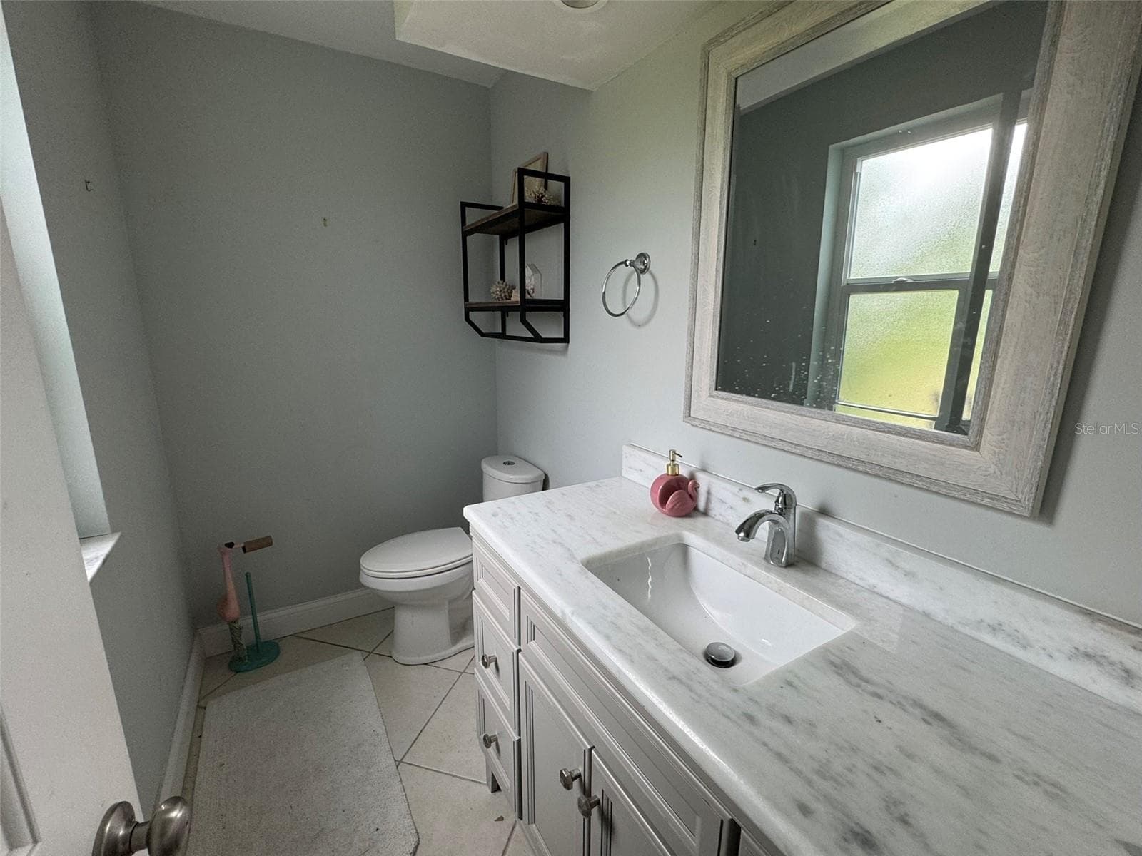 separate half bath - 1009 INDIAN HILLS CT, VENICE