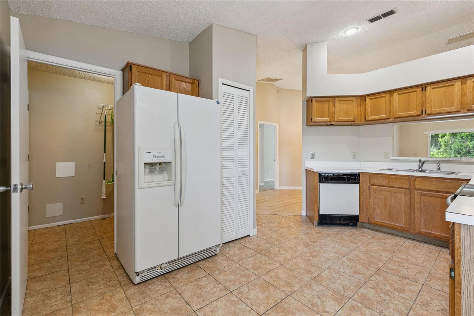 Single Family Residence at 1052 BRIELLE AVE, OVIEDO, photo 12 of 44
