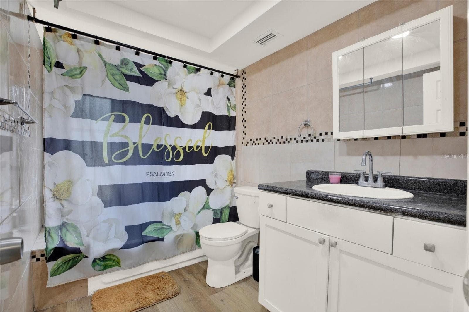 1st bath - 3920 BEACON SQUARE DR, HOLIDAY