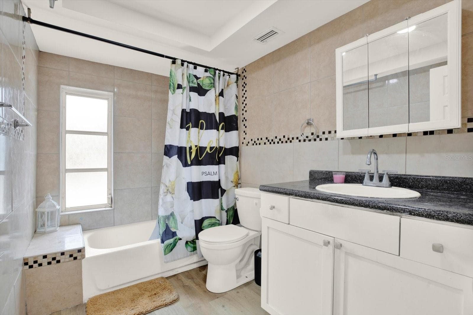1st bath - 3920 BEACON SQUARE DR, HOLIDAY