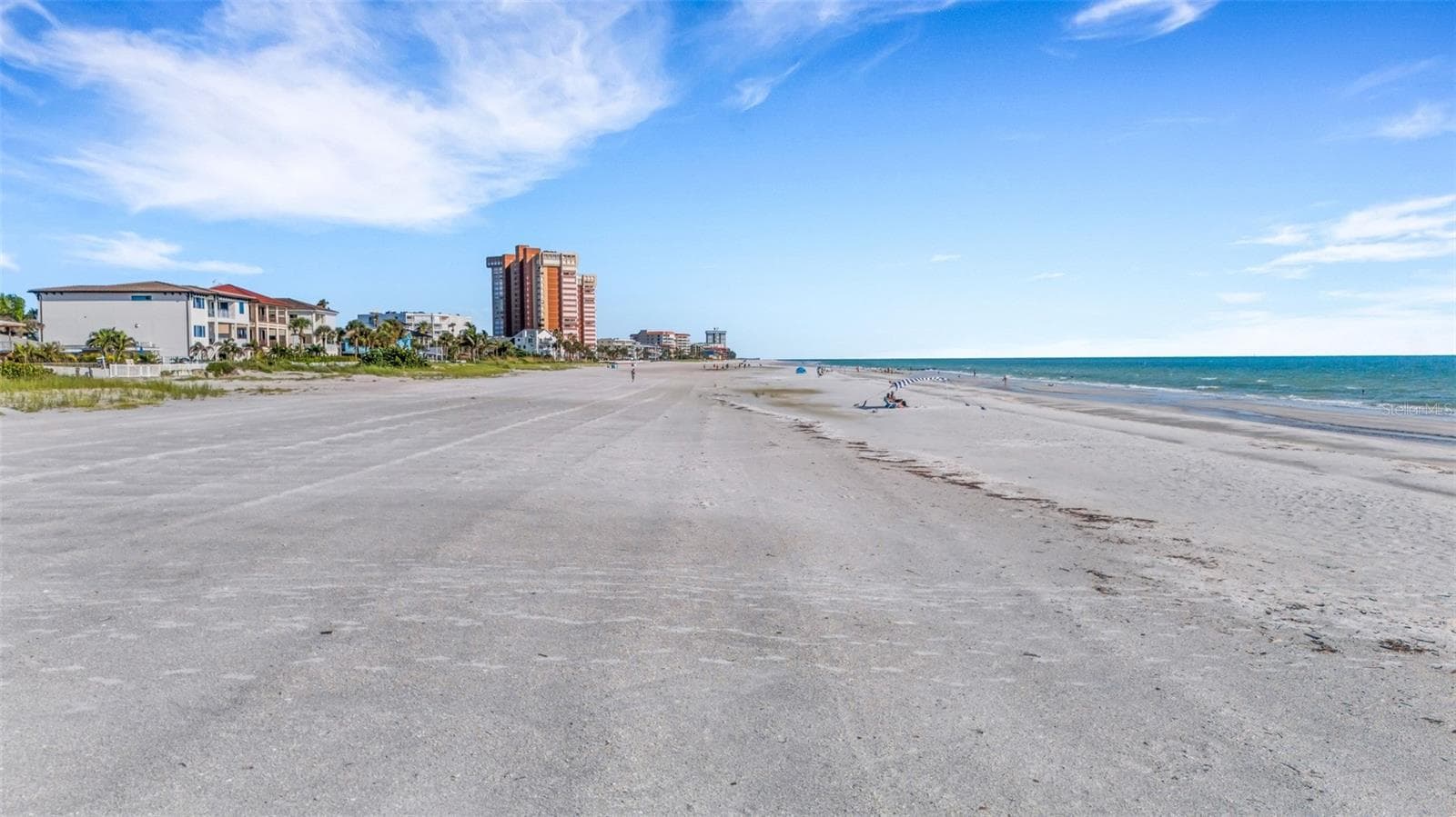 Wide sandy beaches and the Gulf of Mexico-the Florida lifestyle awaits. - 18317 SUNSET BLVD, REDINGTON SHORES