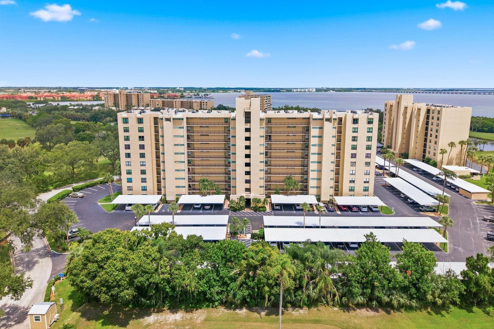 2621 COVE CAY DR #203