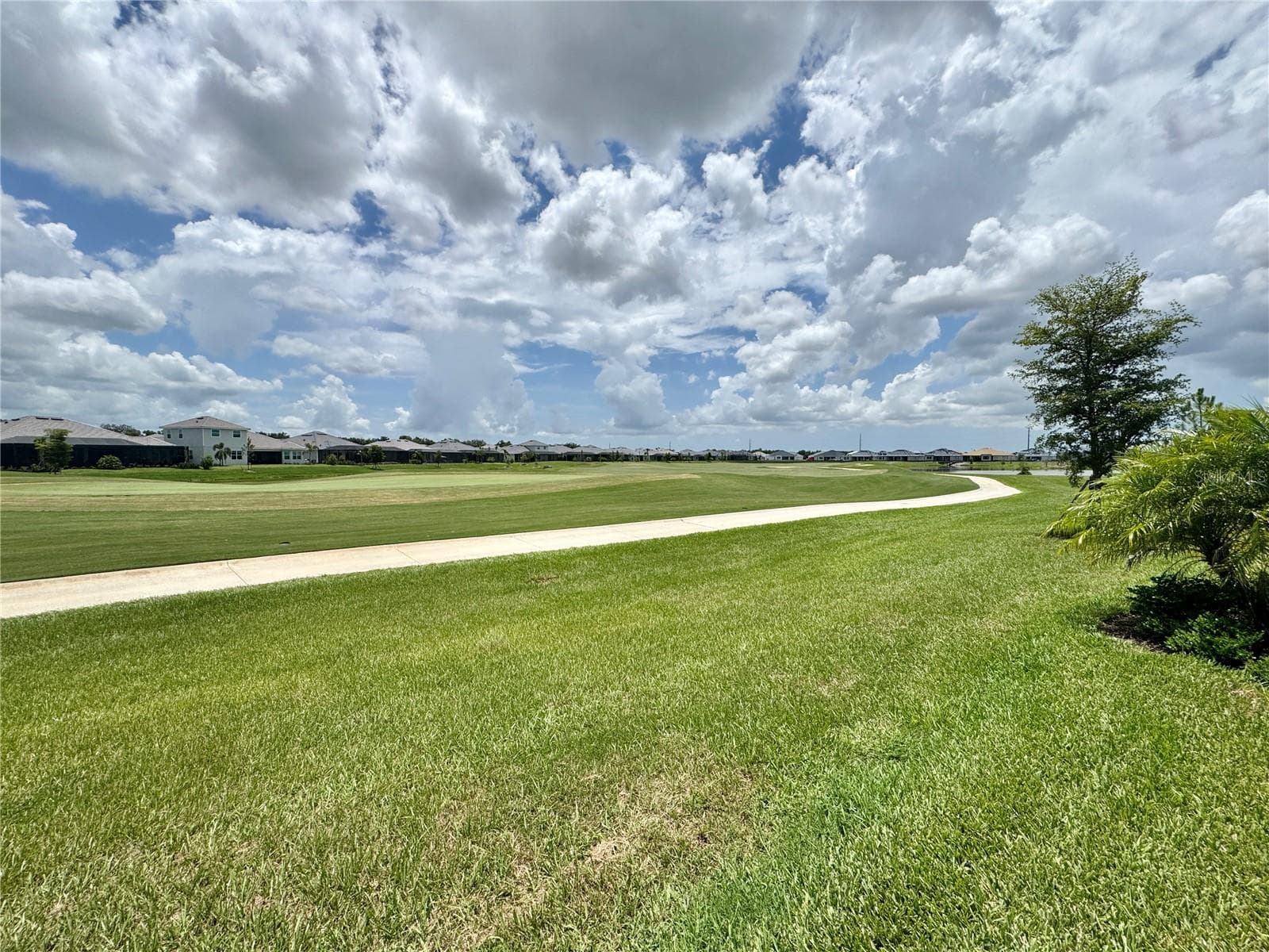 Single Family Residence at 19146 CHERRYSTONE WAY, LAKEWOOD RANCH, photo 22 of 37