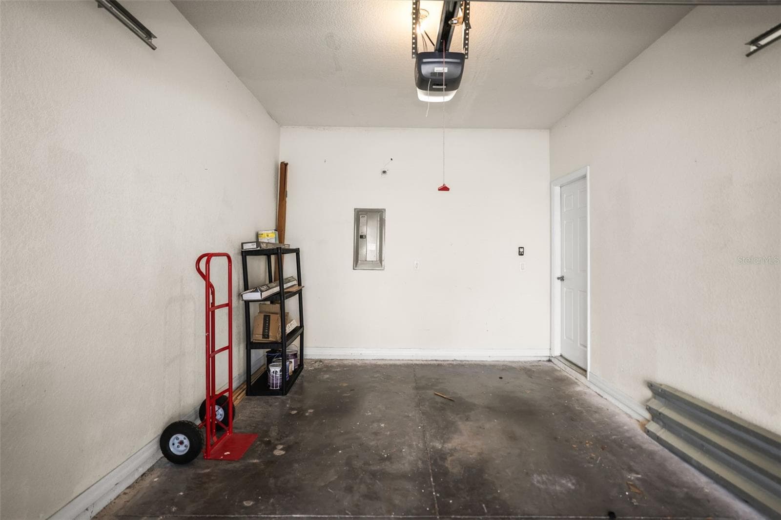 garage - 1516 TALISKER DR, CLEARWATER