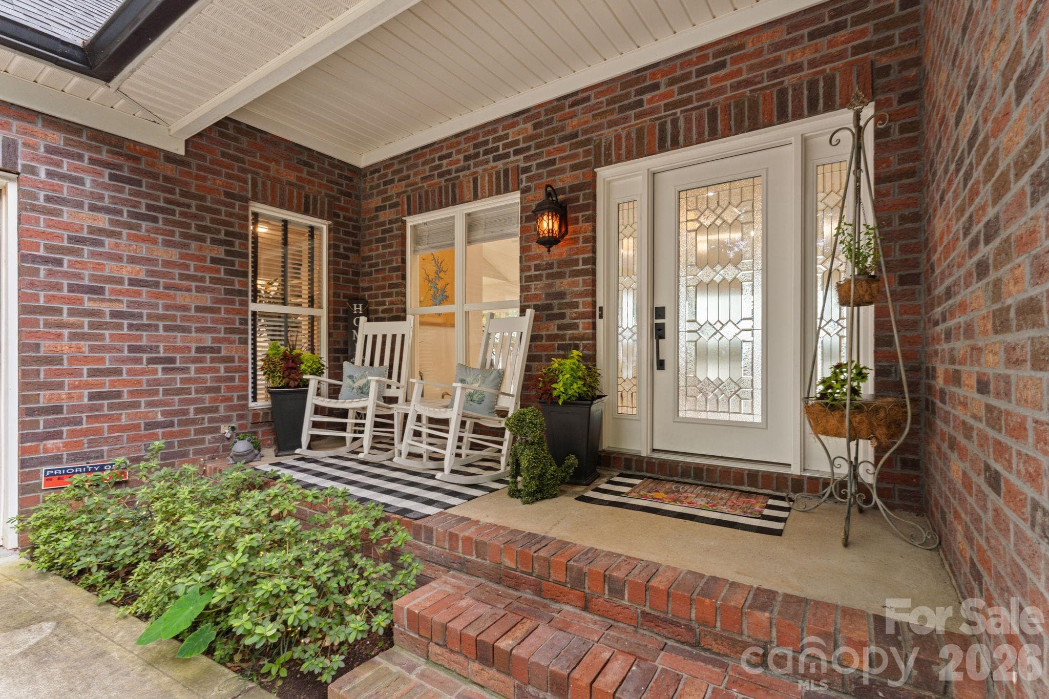 Single Family Residence at 172 Mariner Pointe Lane, Mooresville, photo 5 of 48
