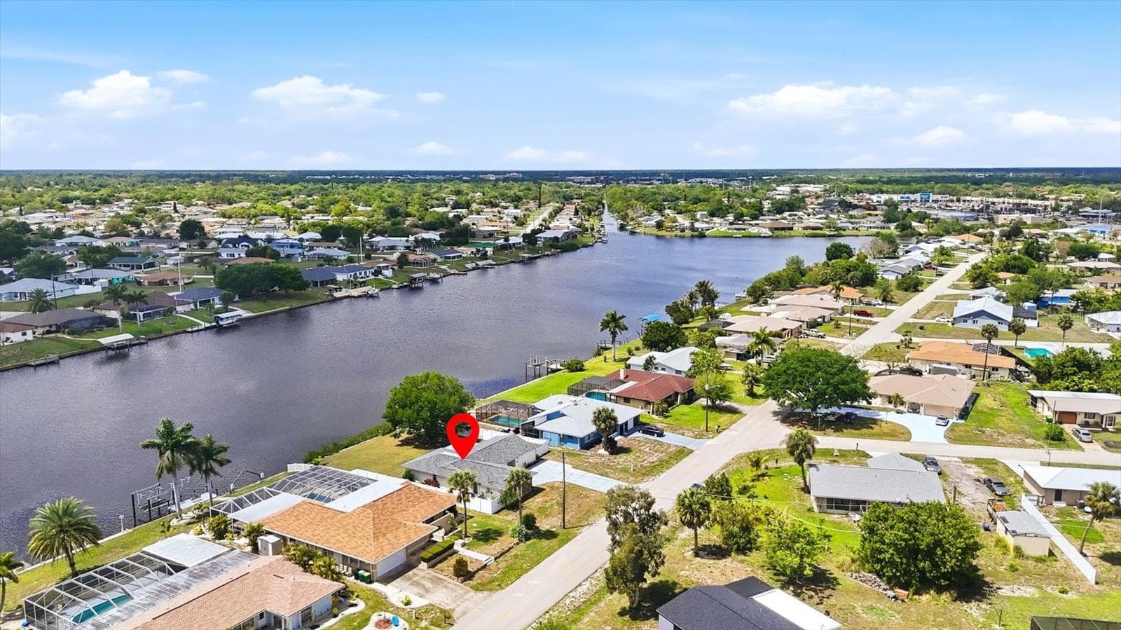 Single Family Residence at 814 ELLICOTT CIR NW, PORT CHARLOTTE, photo 8 of 52