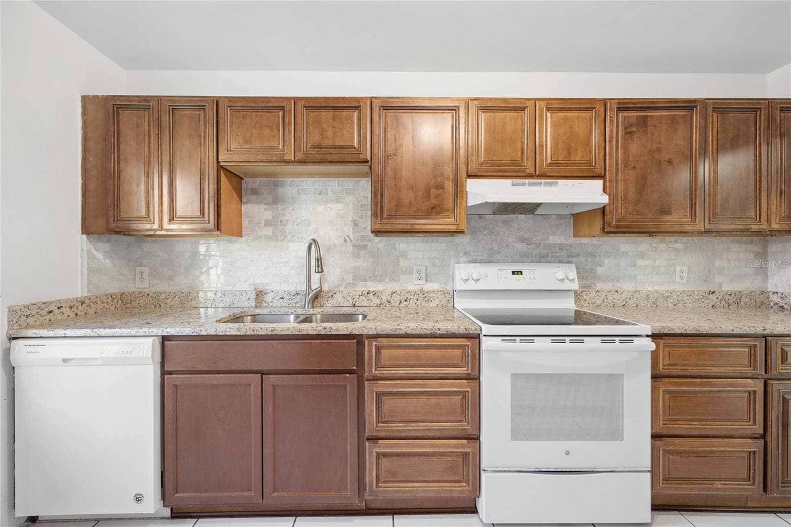 Condominium at 725 NORTHLAKE BLVD #10, ALTAMONTE SPRINGS, photo 7 of 27