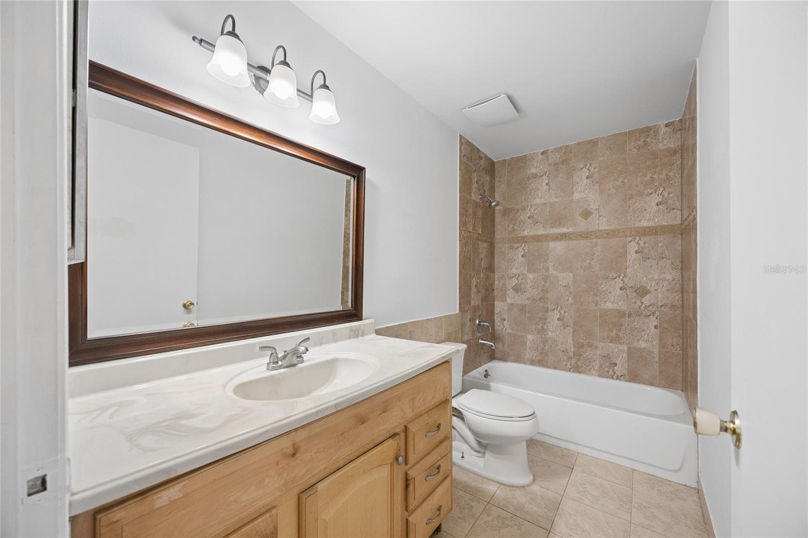Condominium at 725 NORTHLAKE BLVD #10, ALTAMONTE SPRINGS, photo 14 of 27