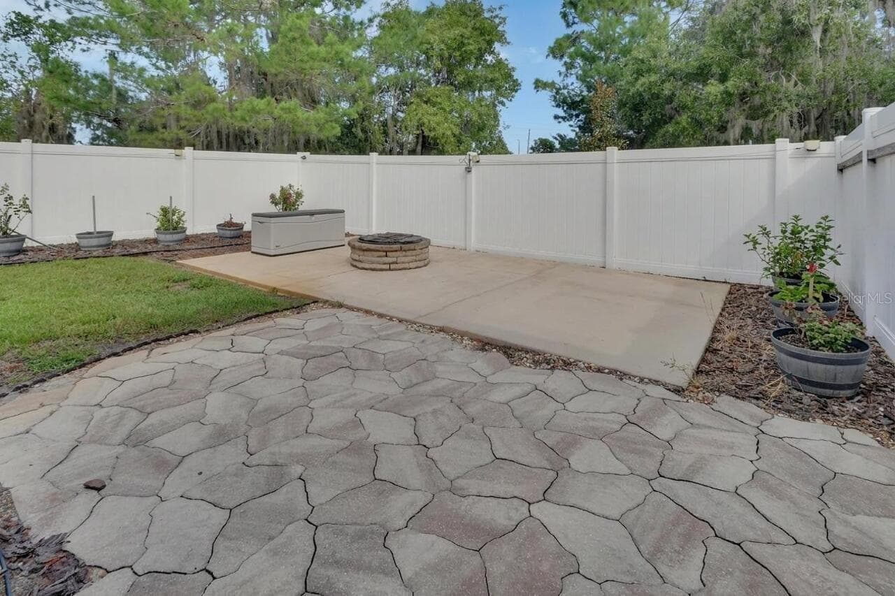 Single Family Residence at 831 OAK HOLLOW LOOP, DELAND, photo 51 of 59