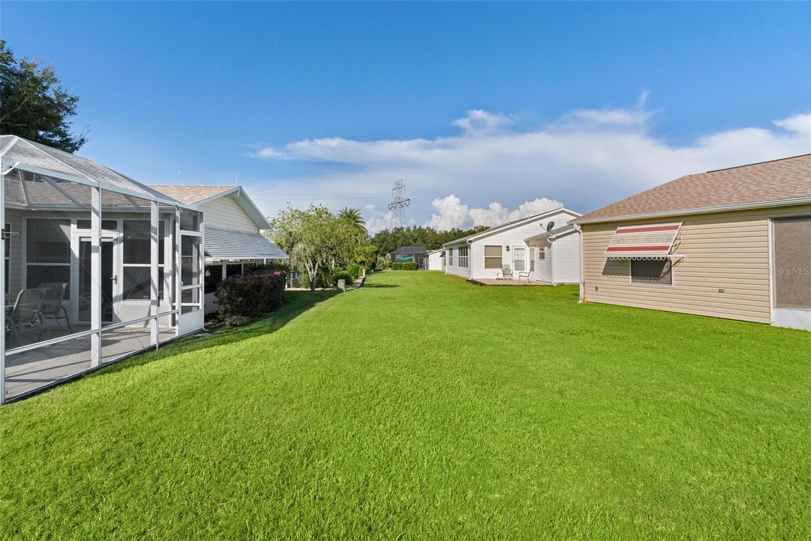 Good Space Between Homes - 2018 CASTANO PL, THE VILLAGES