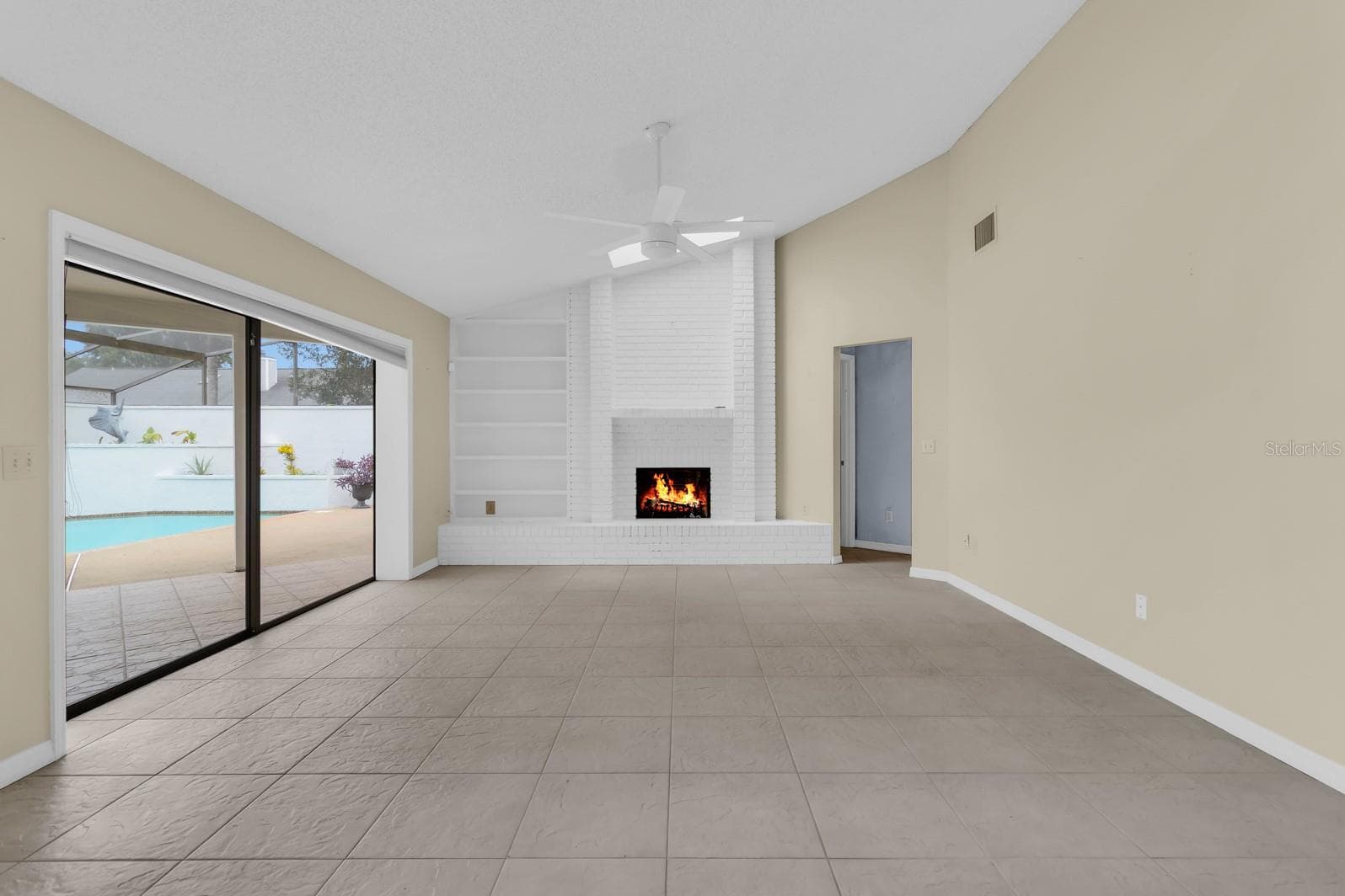 Single Family Residence at 381 HAVERLAKE CIR, APOPKA, photo 7 of 43