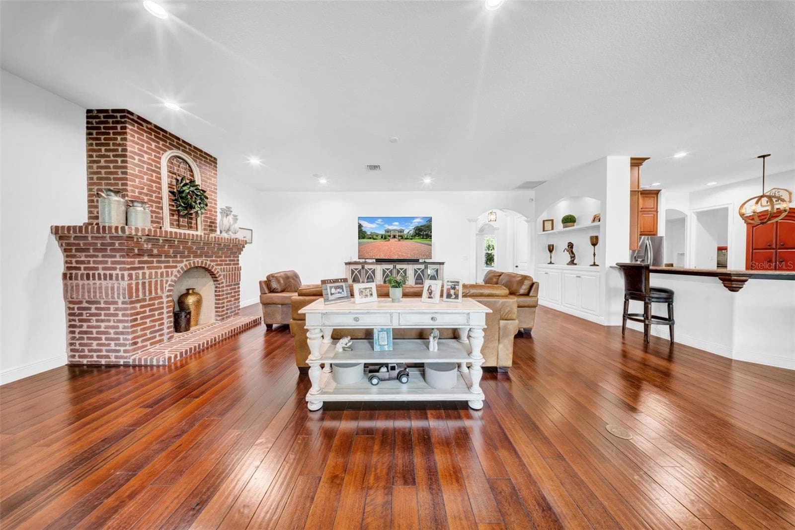 Family Room - 17930 DORMAN RD, LITHIA