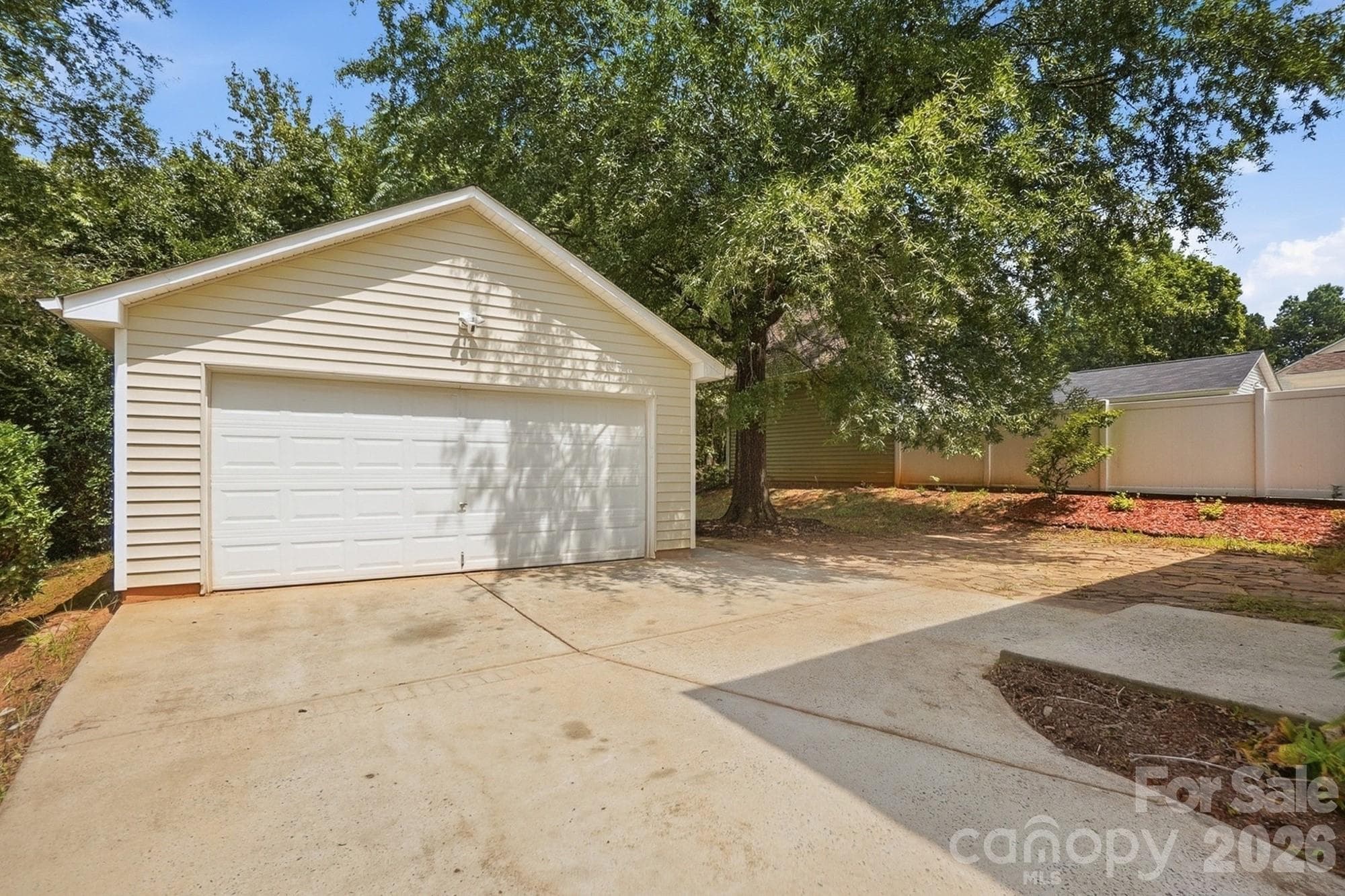 Detached 2 car garage - 11402 Heritage Green Drive, Cornelius