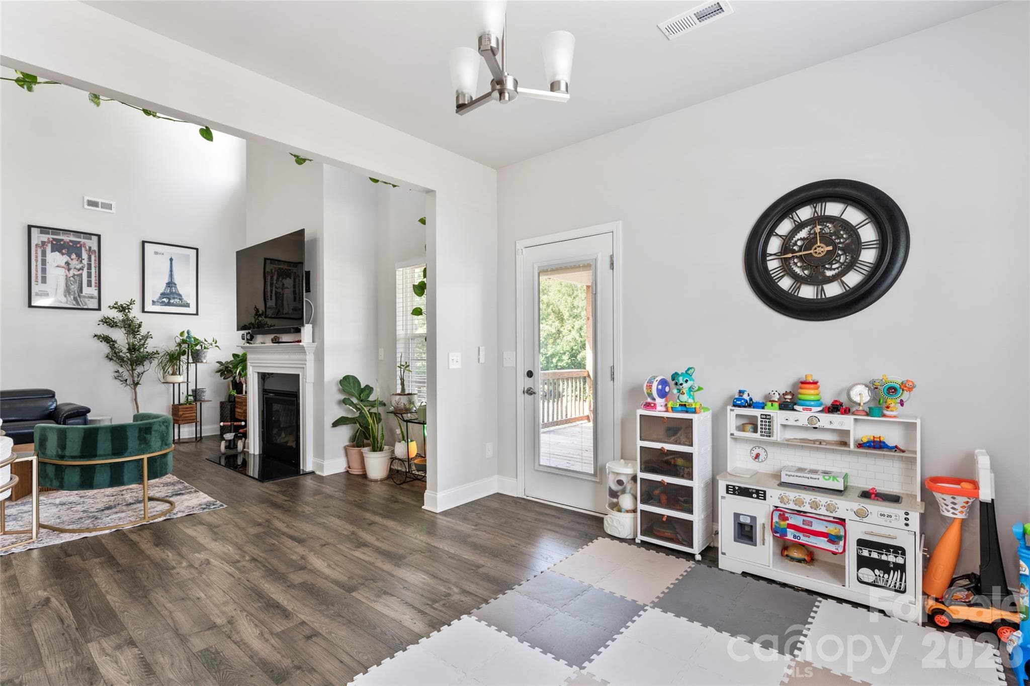 Single Family Residence at 11732 Glenwood Drive, Locust, photo 14 of 39