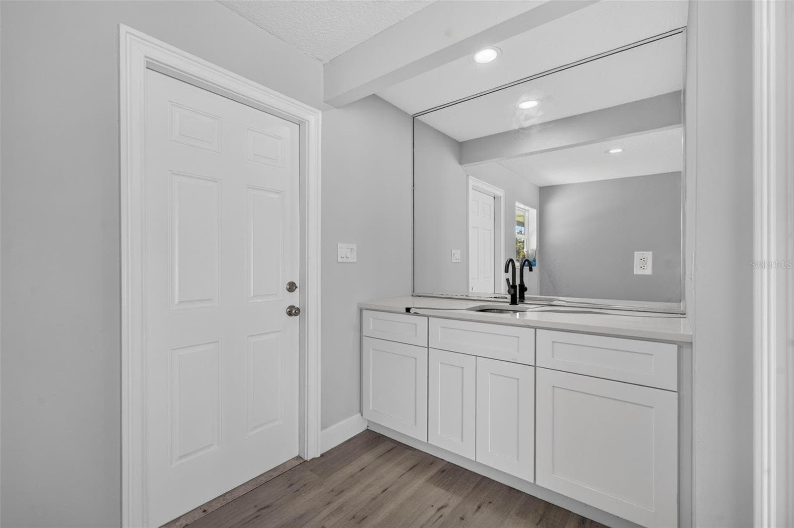 Wet Bar - 401 N 1ST ST, LAKE MARY