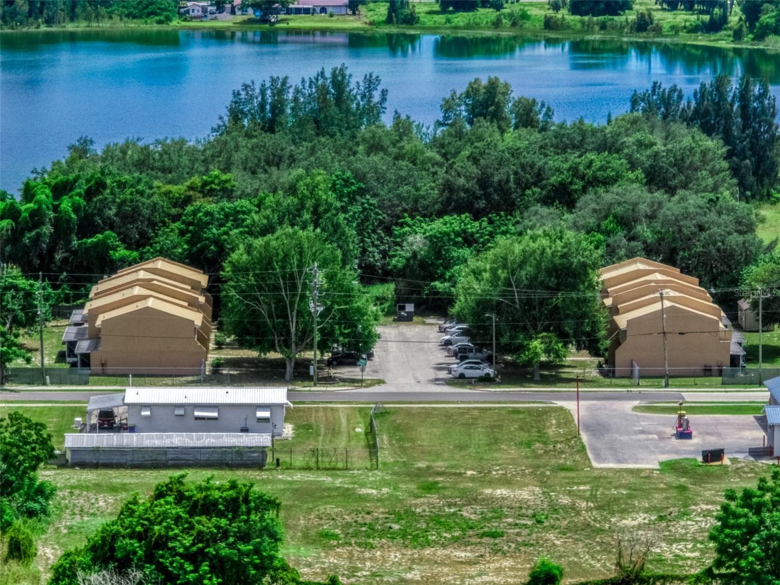 1001 S LAKE ANOKA BLVD