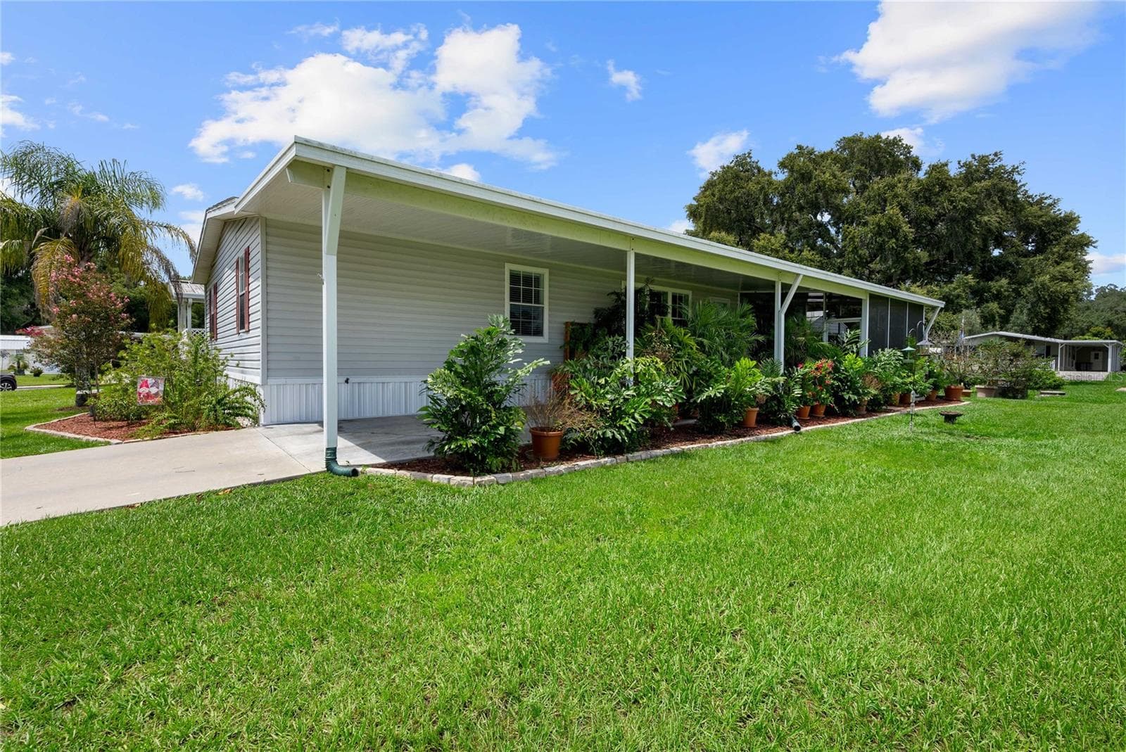 Incredible 2018 home! - 38417 MONET DR, ZEPHYRHILLS