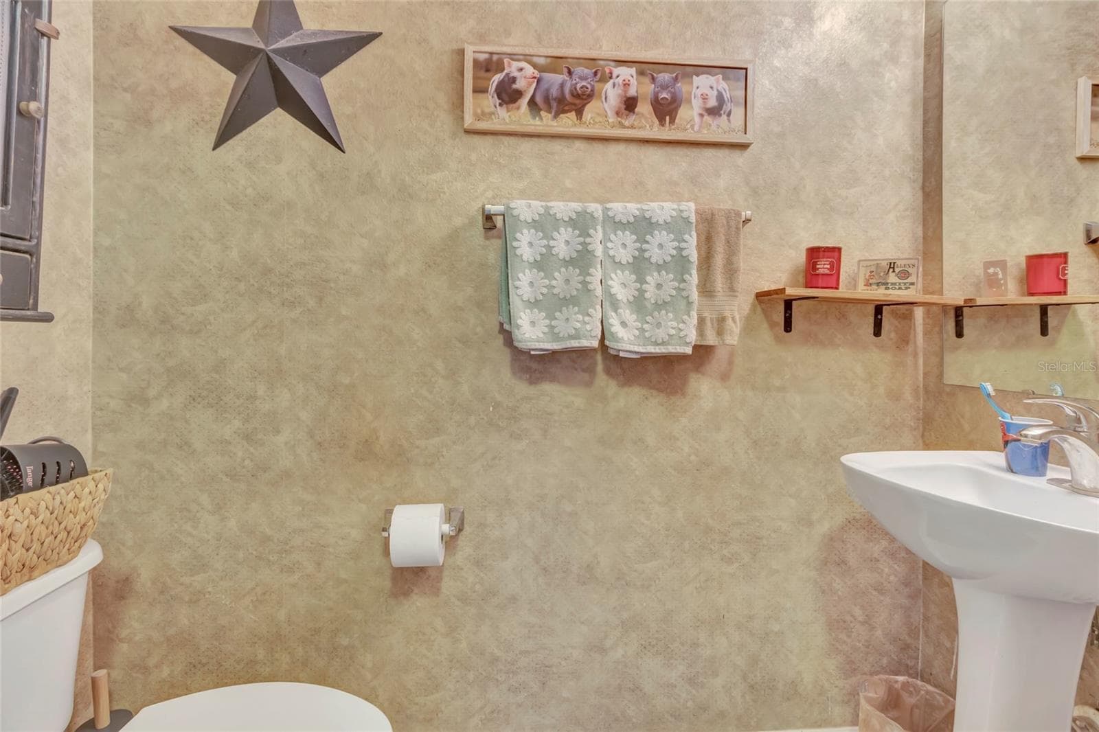 Half Bath - 216 TRES REYES LN, GROVELAND