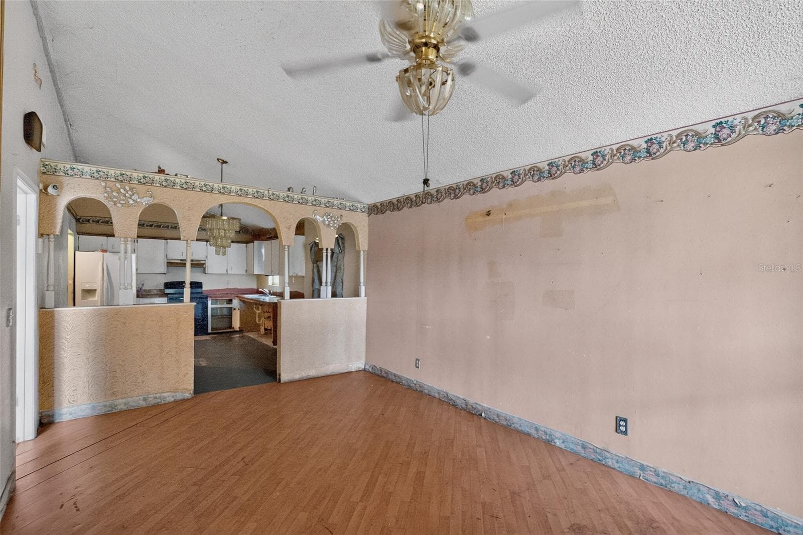 Single Family Residence at 1301 W 11TH ST, SANFORD, photo 5 of 30