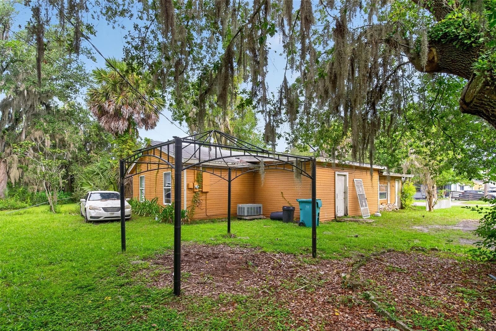 Single Family Residence at 1301 W 11TH ST, SANFORD, photo 24 of 30