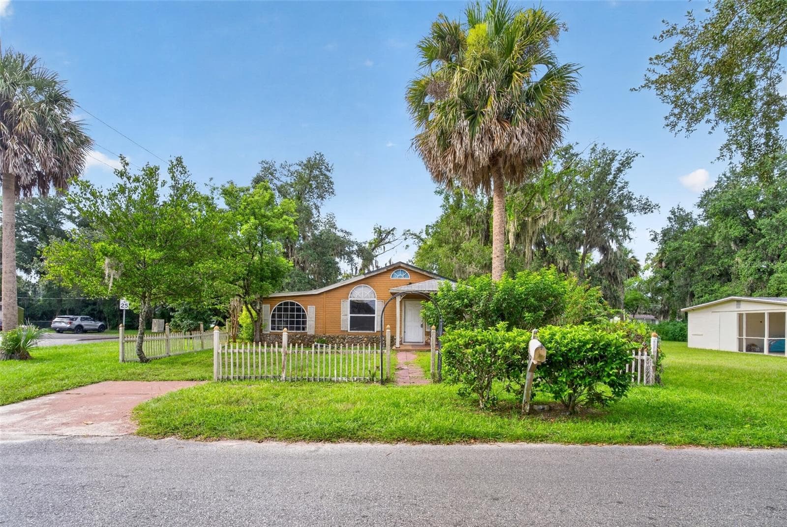 Single Family Residence at 1301 W 11TH ST, SANFORD, photo 29 of 30