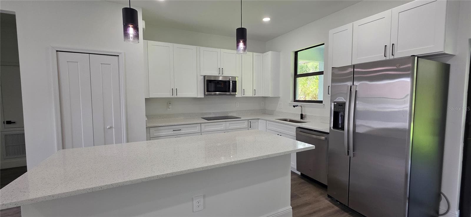 Kitchen - 1267 HENNING ST, NORTH PORT