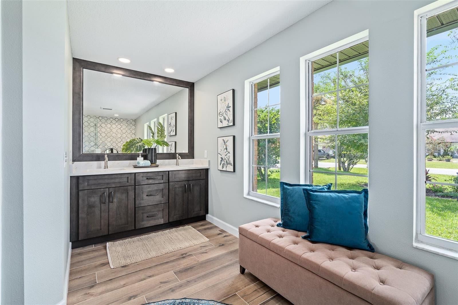 Owner's Suite Bathroom - 173 BAYSIDE DR, PALM COAST