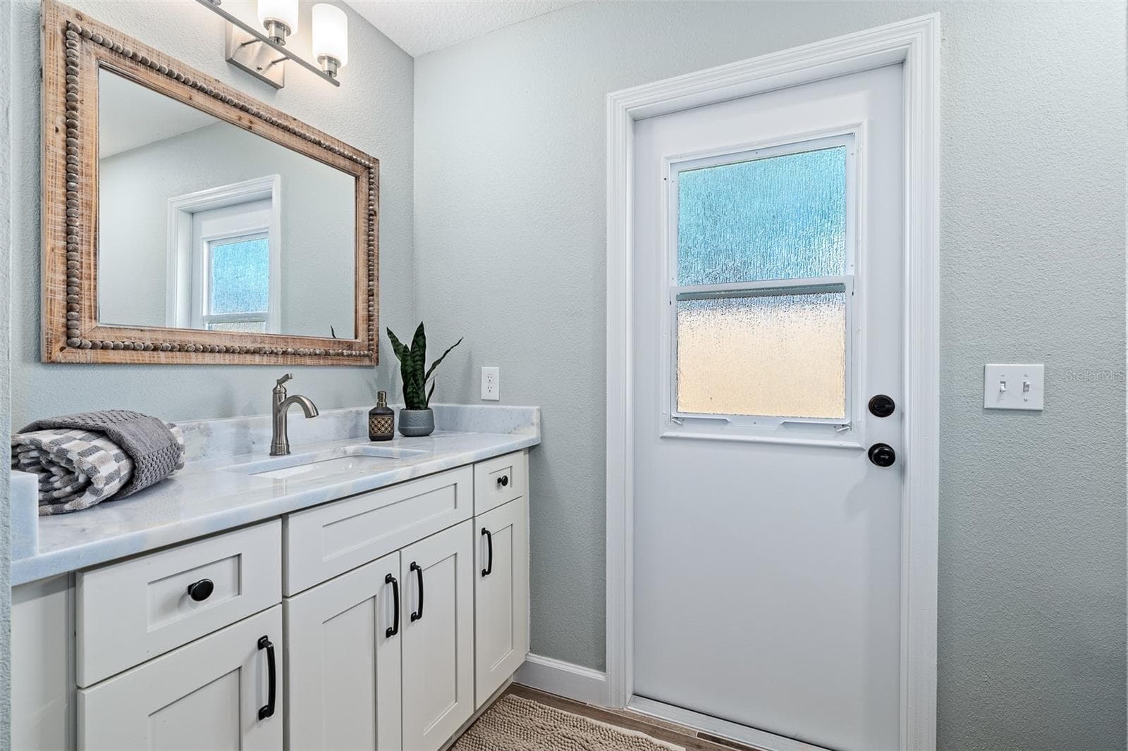 Guest Bathroom - 173 BAYSIDE DR, PALM COAST