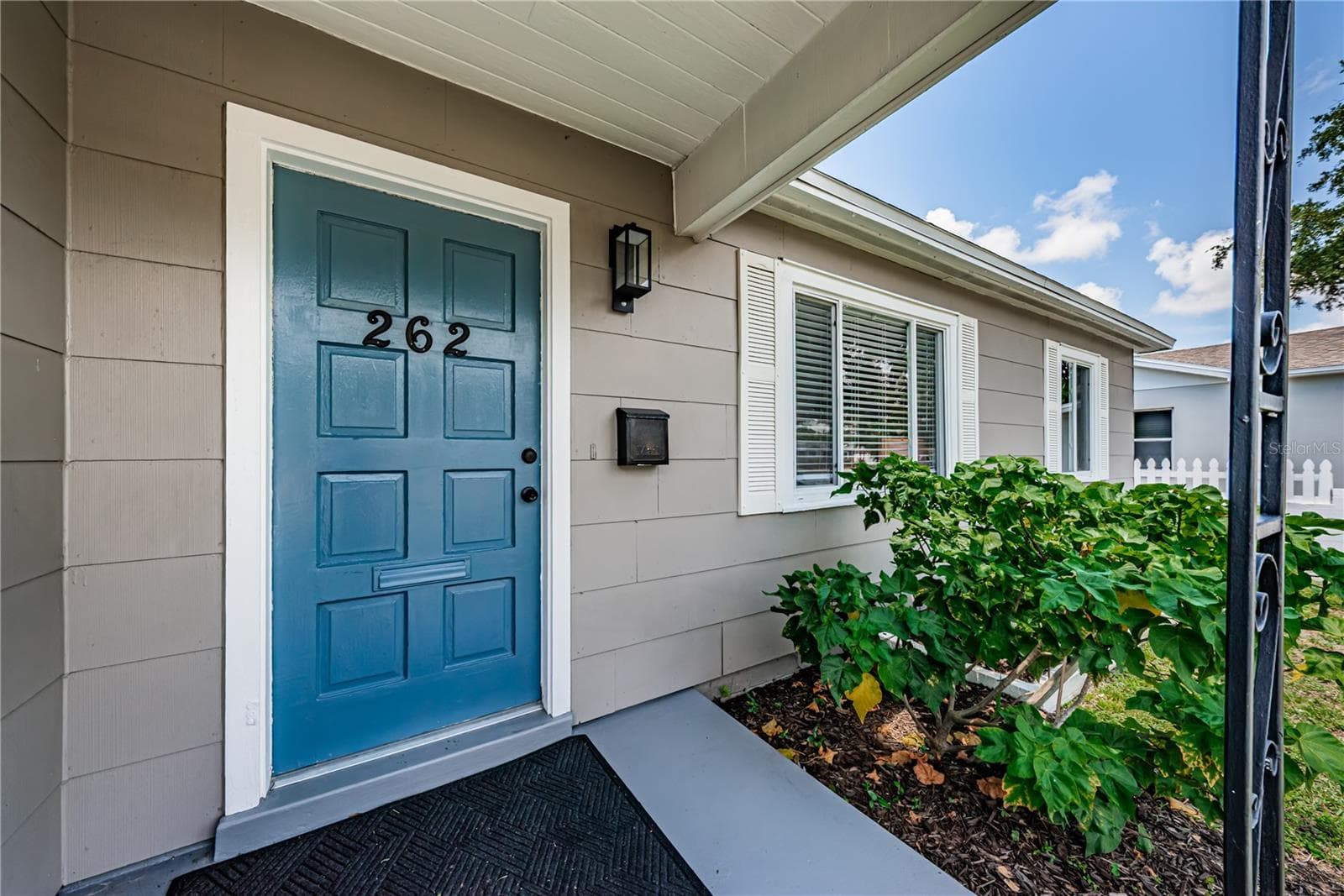 HONEY, I’M HOME! + NEW SECURITY LIGHT - 262 40 AVE NE, ST PETERSBURG