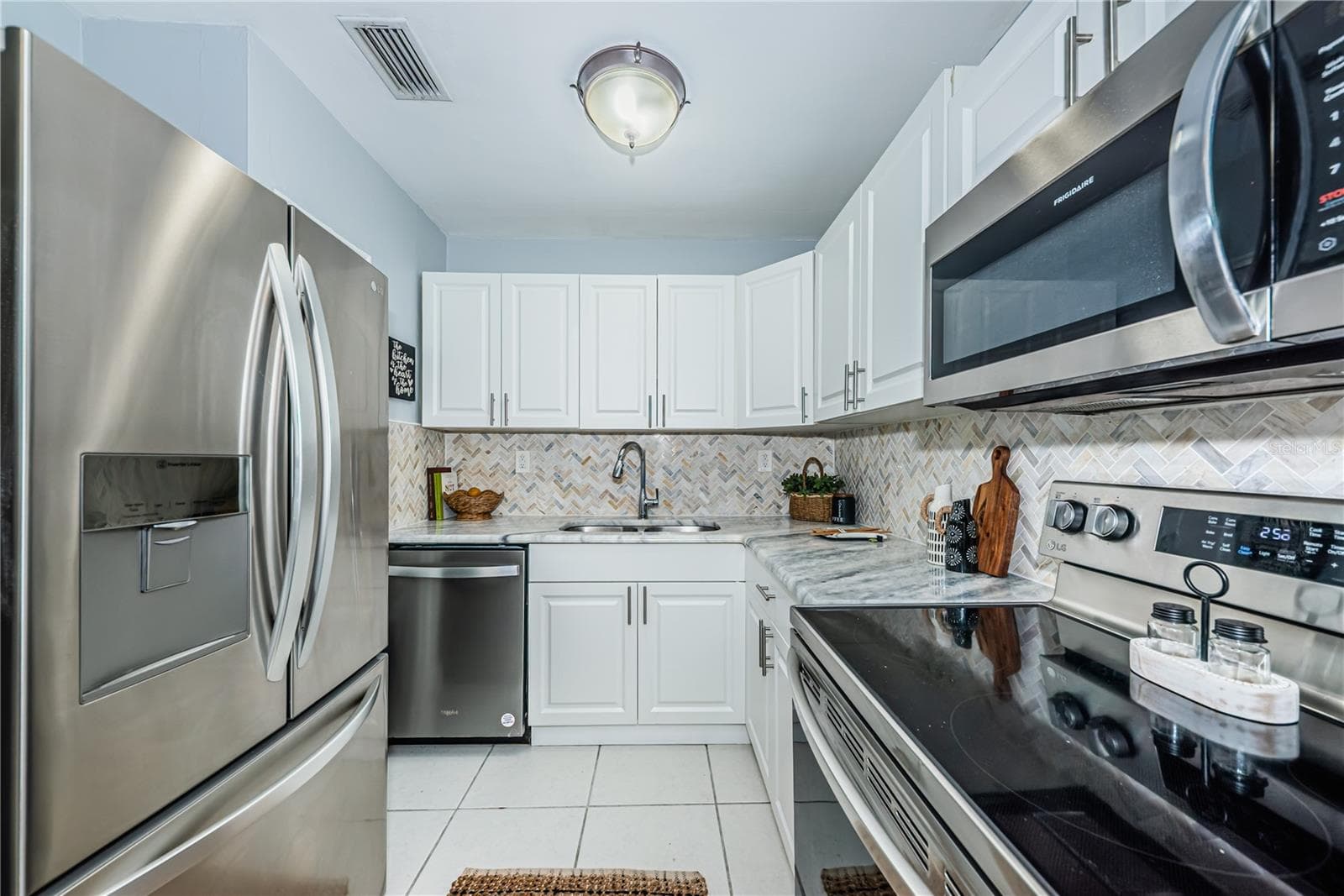 14.6’x7.2’ Stainless, Quartz Lot of Storage - 262 40 AVE NE, ST PETERSBURG